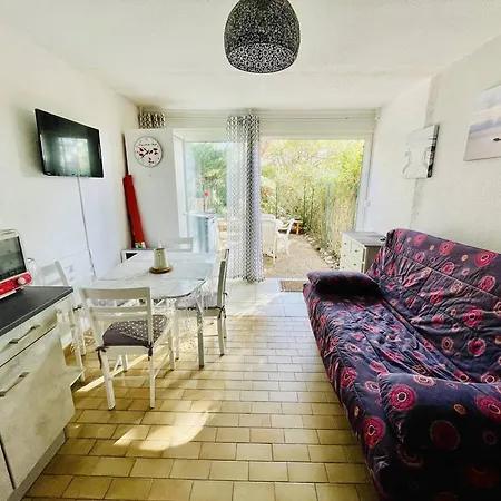 Jardin Au Calme, Proche Commodites, Plage Et Port, Parking Prive - Fr-1-723-143