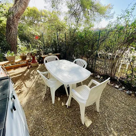 Apartment Jardin Au Calme, Proche Commodites, Plage Et Port, Parking Prive - Fr-1-723-143
